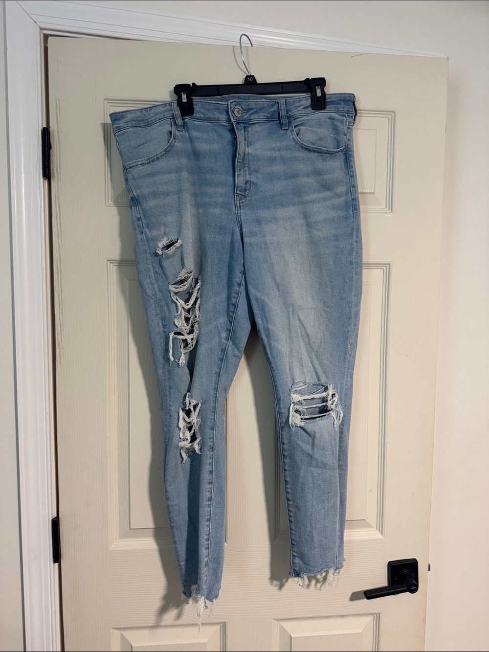 American Eagle Outfitters Light Blue Distressed Skinny Jeans